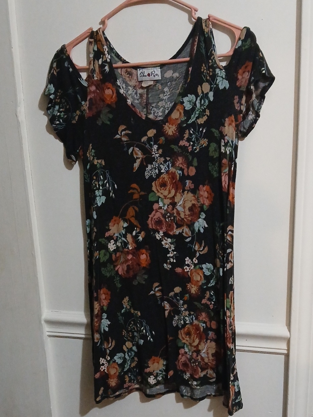 Floral Cold-Shoulder Midi Dress in Black M